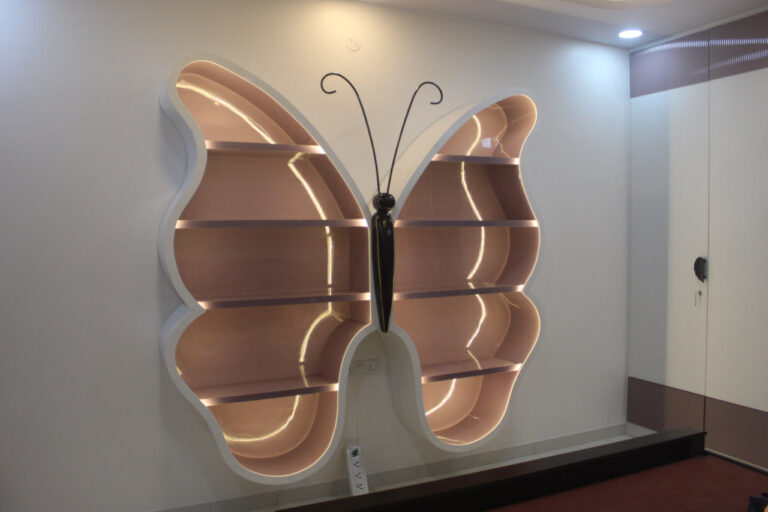 Butterfly-shaped display bookshelf with edge lighting
